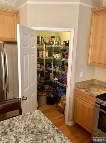 27 Skytop Rdg, Oakland NJ  07436-2355 exterior