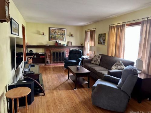 5 Smith Ave, Waterbury, CT 06708-1730