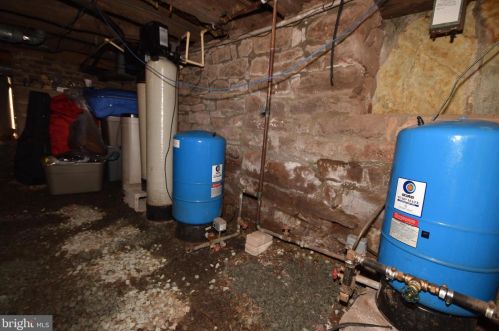 6745 Fayette St, Haymarket VA  20169-2916 exterior