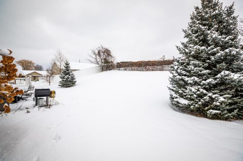 1903 Fauna St, Holmen, WI 54636-8624