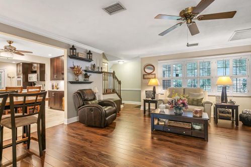 4858 Harding Rd, Saint Petersburg, FL 33709-2728