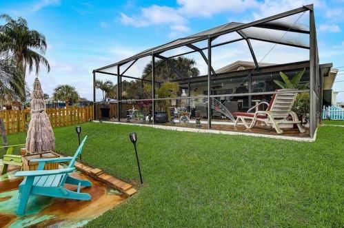 4046 Floramar Ter, New Port Richey FL 34652-3167 exterior