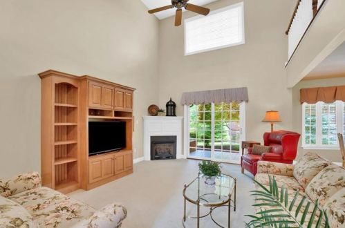 213 Victoria Ln, Canonsburg, PA 15317-2695