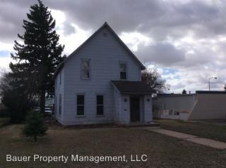 257 5th St, Dickinson ND  58601-4462 exterior