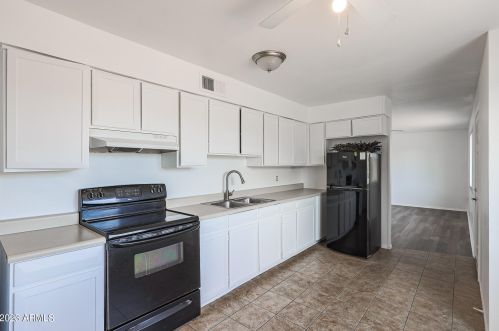 5911 Dailey St, Glendale AZ 85306-4022 exterior