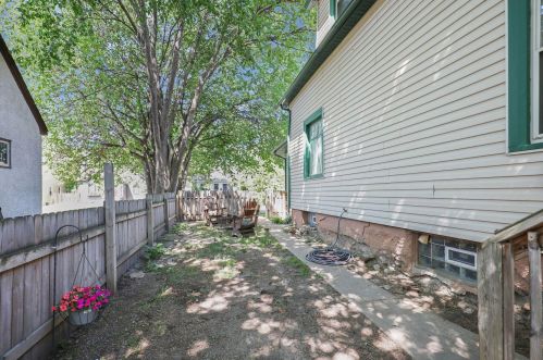 3236 James Ave, Minneapolis MN 55412-2442 exterior