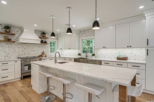 53 Winkle Point Dr, Northport NY  11768-1154 exterior