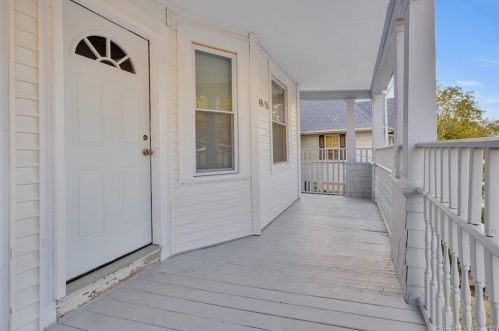 49 Chapman Ave, Waterbury, CT 06710-1306