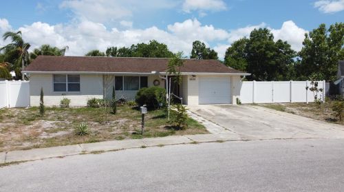 8820 Carmen Ln, Port Richey, FL 34668-5203