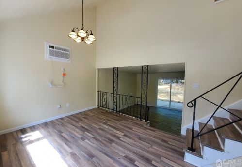 11 Bell Ct, East Brunswick, NJ 08816-2206