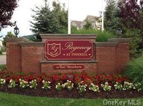 625 Regency Dr, Fishkill, NY 12524-4940