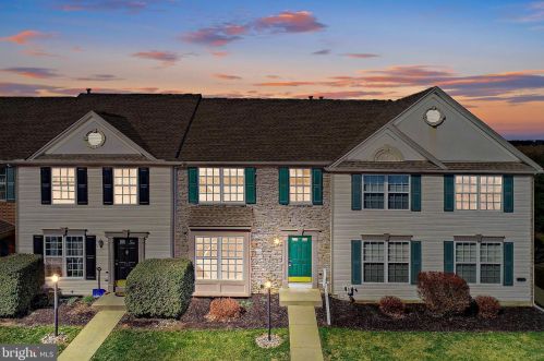 141 Chandler Dr, Red Lion, PA 17356-8759