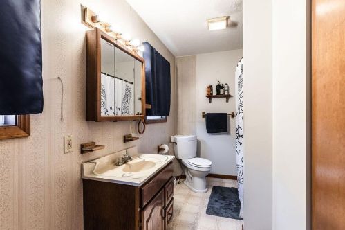 302 Calhoun St, Mount Vernon OH  43050-2012 exterior