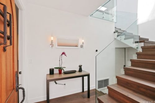2215 Bayview Dr, Manhattan Beach CA  90266-4453 exterior