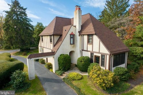 1560 Sheridan Ln, Norristown, PA 19403-3369