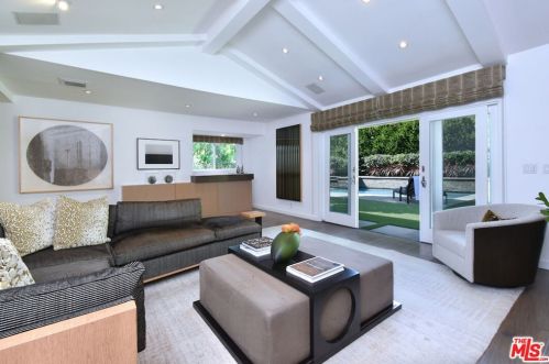 5037 Gaviota Ave, Van Nuys CA  91436-1427 exterior