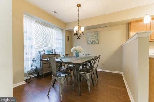 43 Tarragon Ct, West Deptford NJ  08086-2410 exterior