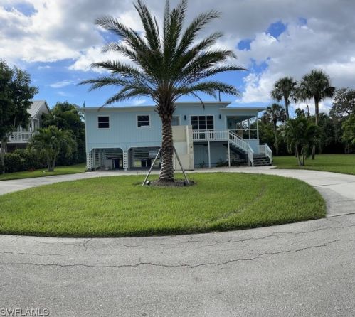 167 Mandalay Rd, Fort Myers Beach, FL 33931-3835