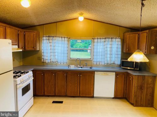 55 Monarch Dr, Carlisle, PA 17015-7303