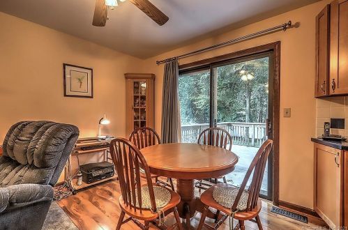 22 Harvest Ln, Milford CT  06461-1705 exterior