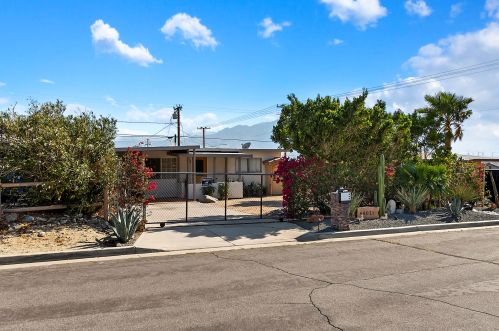 66021 6th St, Desert Hot Springs, CA 92240-3121