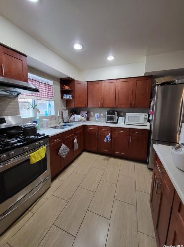 80-12 Sutter Ave, Jamaica, NY 11417-1120