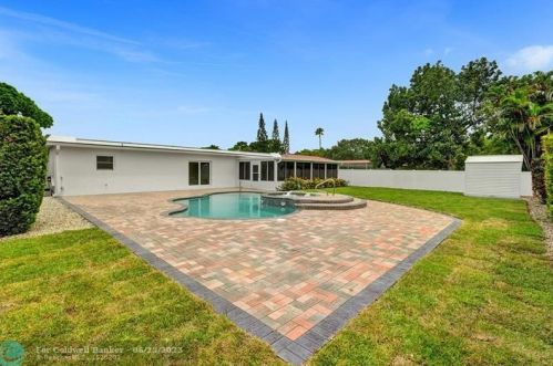 3850 36th Ave, Hollywood FL  33021-1900 exterior