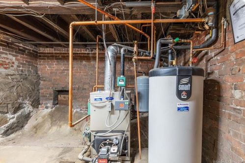 16 Spring St, Bristol CT  06010-5047 exterior