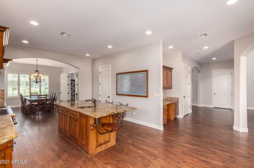 2710 Cattle Dr, Gilbert AZ  85297-8116 exterior