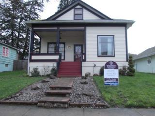 1355 Cobb St, Roseburg, OR 97470-4037
