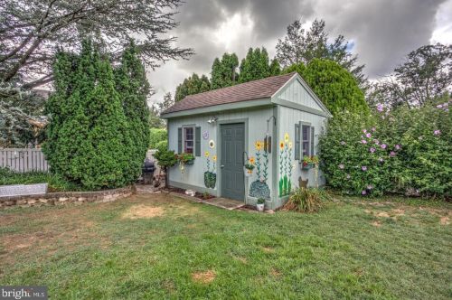 1188 Marie Ave, Ephrata PA  17522-1524 exterior