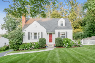 7 Walmsley Rd, Tokeneke, CT 06820-5130