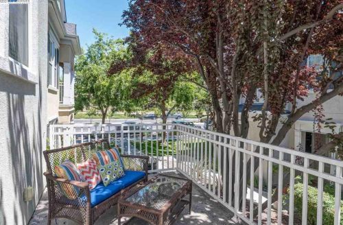3731 Whitworth Dr, Pleasanton, CA 94568-1377