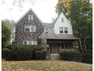 385 Parkway Dr, Pittsburgh, PA 15228-2129