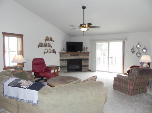 2606 Parkfield Dr, West Bend, WI 53090-1109
