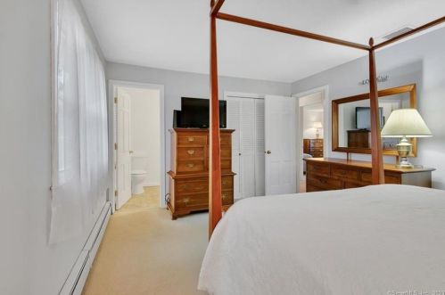 26 Ridge Rd, Southington CT  06489-2437 exterior