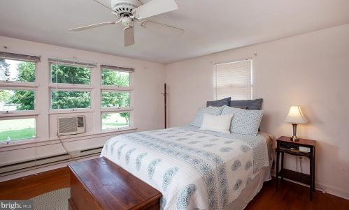 252 Redwood St, Hummelstown PA  17036-2619 exterior