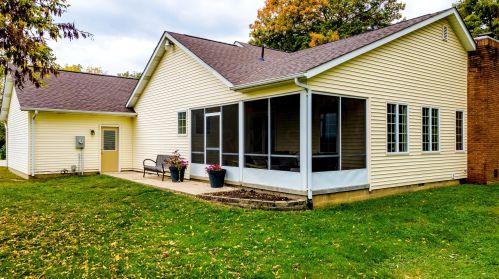 5985 Creek Rd, Washington Ch OH  43160-9726 exterior