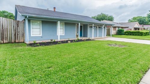 1018 Brookhollow Dr, Deer Park, TX 77536-4844
