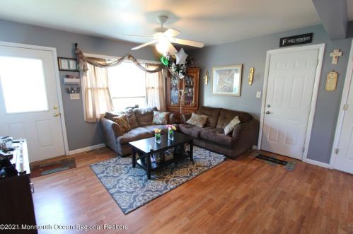 227 Pine Tree Dr, Bricktown, NJ 08723-6065