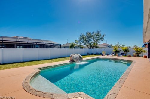 2505 20th Ave, Cape Coral FL  33904-3226 exterior