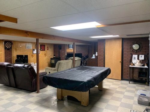 1426 Kittanning Pike, Karns City PA  16041-1816 exterior