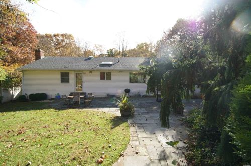 111 Grace Ave, Great Neck, NY 11021-1606