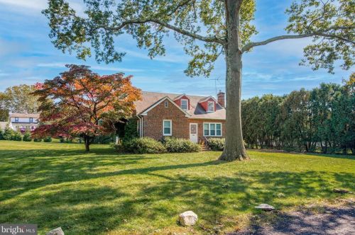 137 Walker Ave, Melrose Park, PA 19027-1717