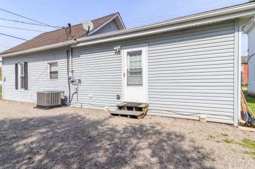 115 High St, Hebron OH  43025-9038 exterior