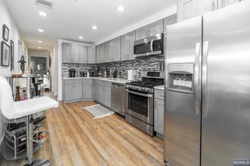4316 Durham Ave, North Bergen, NJ 07047-2730