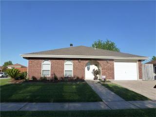 3201 Sybil Ct, Marrero, LA 70072-5941