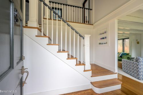 6 Cedar Ln, Lenox, MA 01240-2200