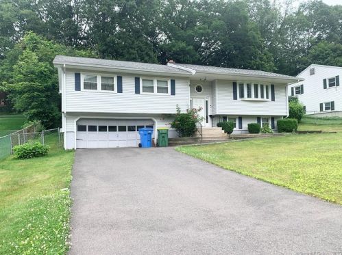 151 Ardsley Rd, Waterbury, CT 06708-1878