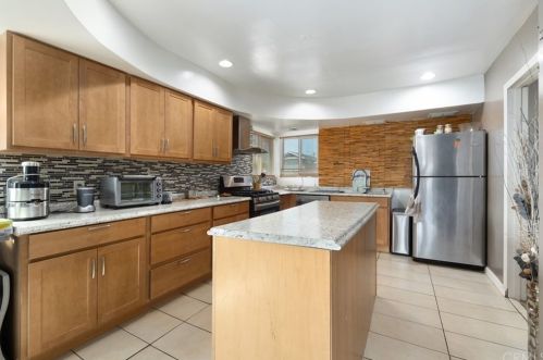 1300 Sumner Ave, Lake Elsinore CA  92530-3216 exterior